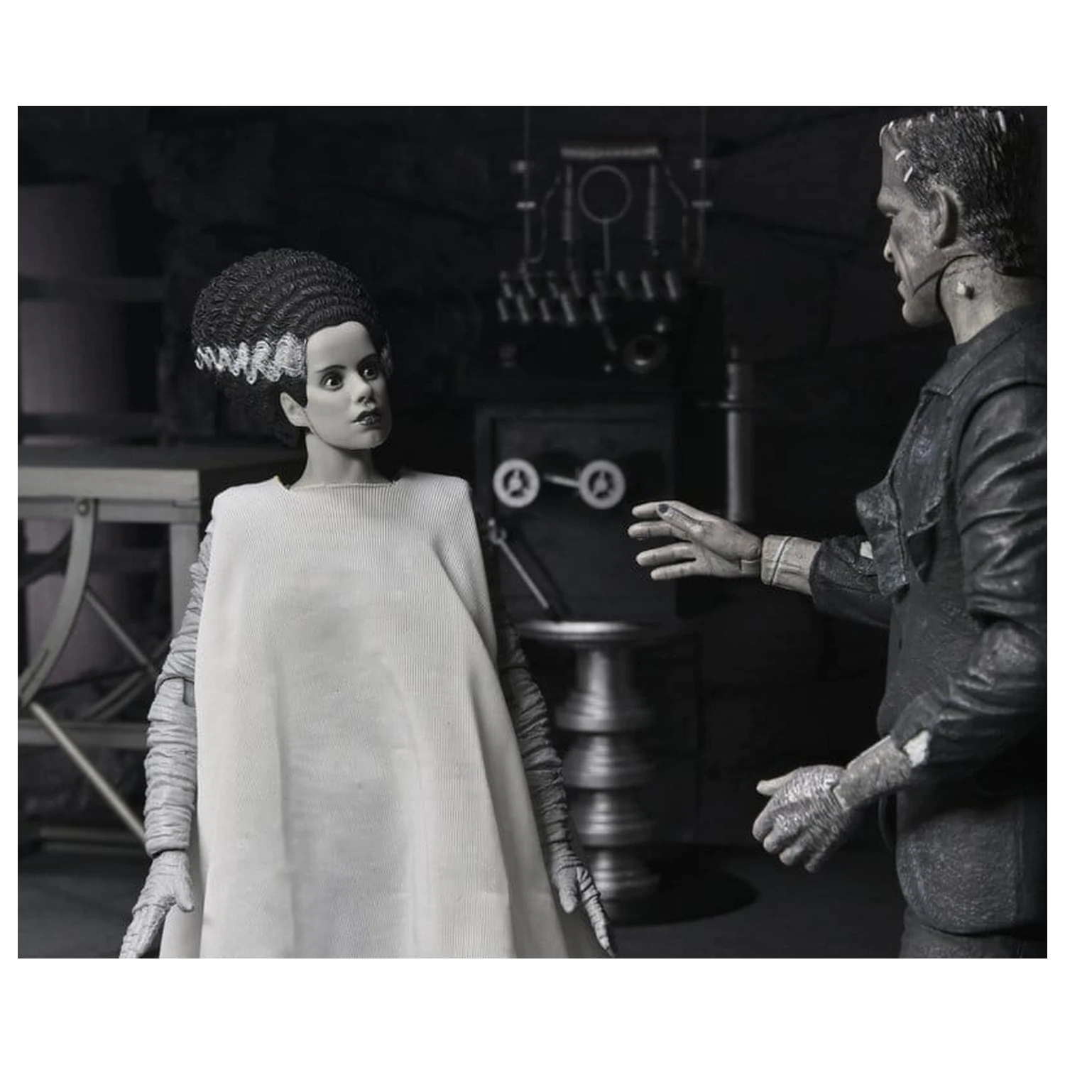 Universal Monsters 2-Pack Akční figurka Bride of Frankenstein 90th Anniversary The Monster & His Mate (B&W) 18 cm fotografii produktu