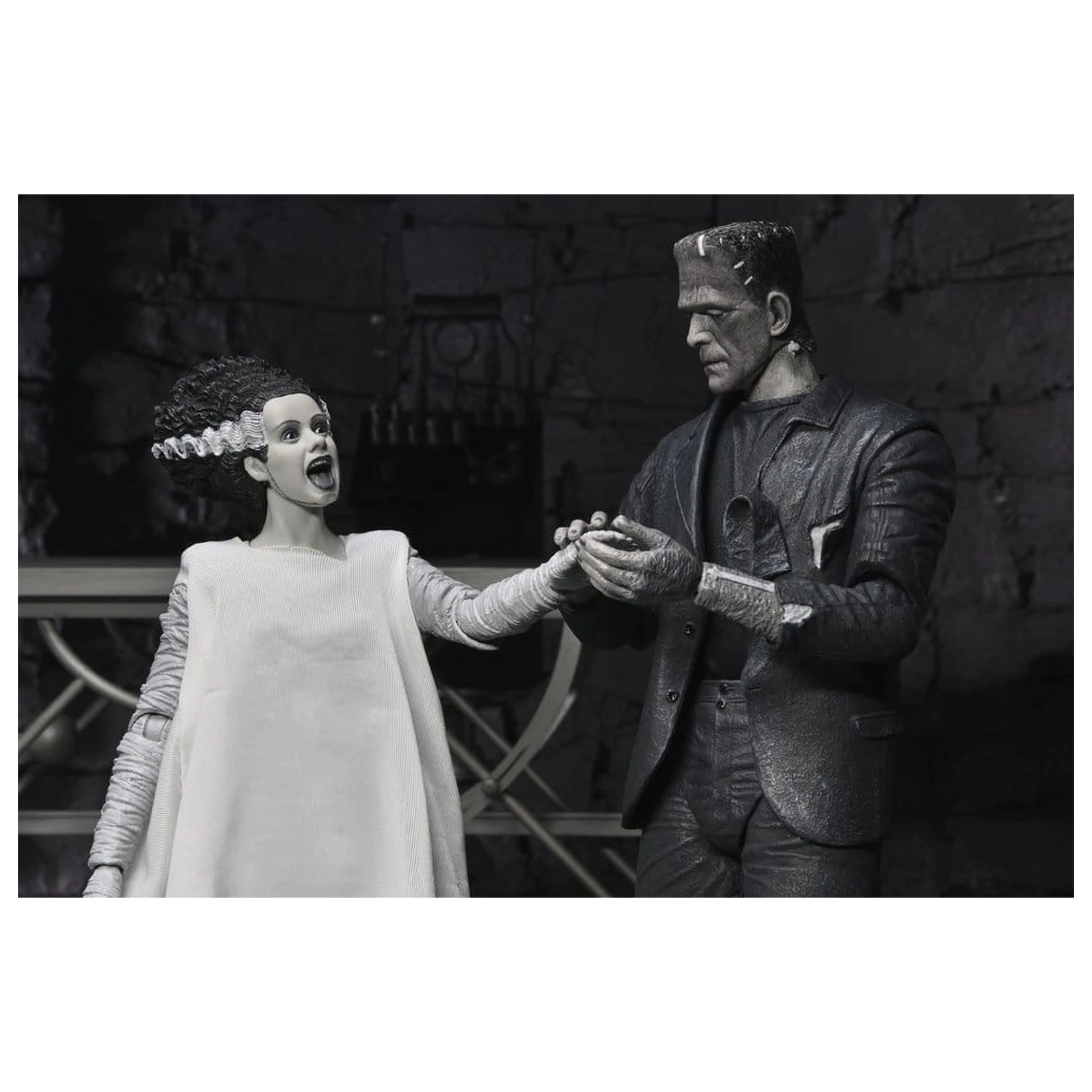 Universal Monsters 2-Pack Akční figurka Bride of Frankenstein 90th Anniversary The Monster & His Mate (B&W) 18 cm fotografii produktu