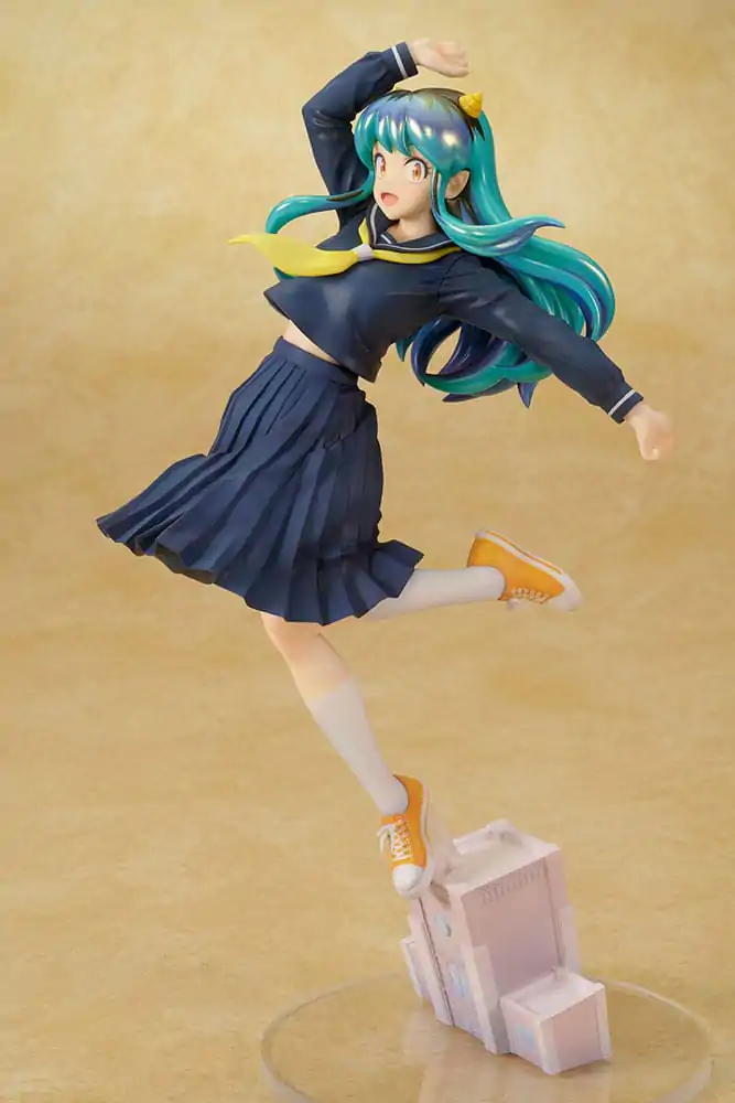 Urusei Yatsura Statue PVC 1/7 Lum Uniform Ver. 28 cm Soška fotografii produktu