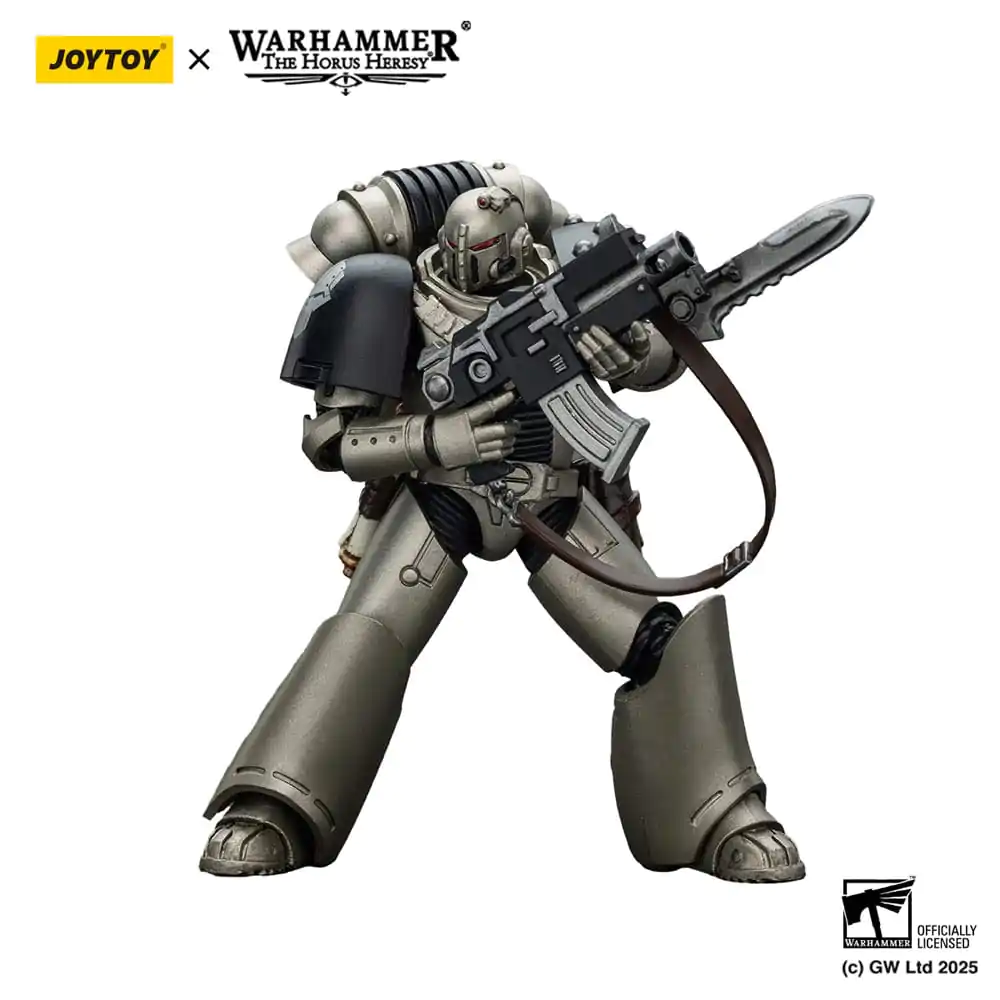 Warhammer The Horus Heresy Akční figurka 1/18 Iron Warriors MKVI Tactical Sergeant with Power Sword and Plasma Pistol 12 cm fotografii produktu