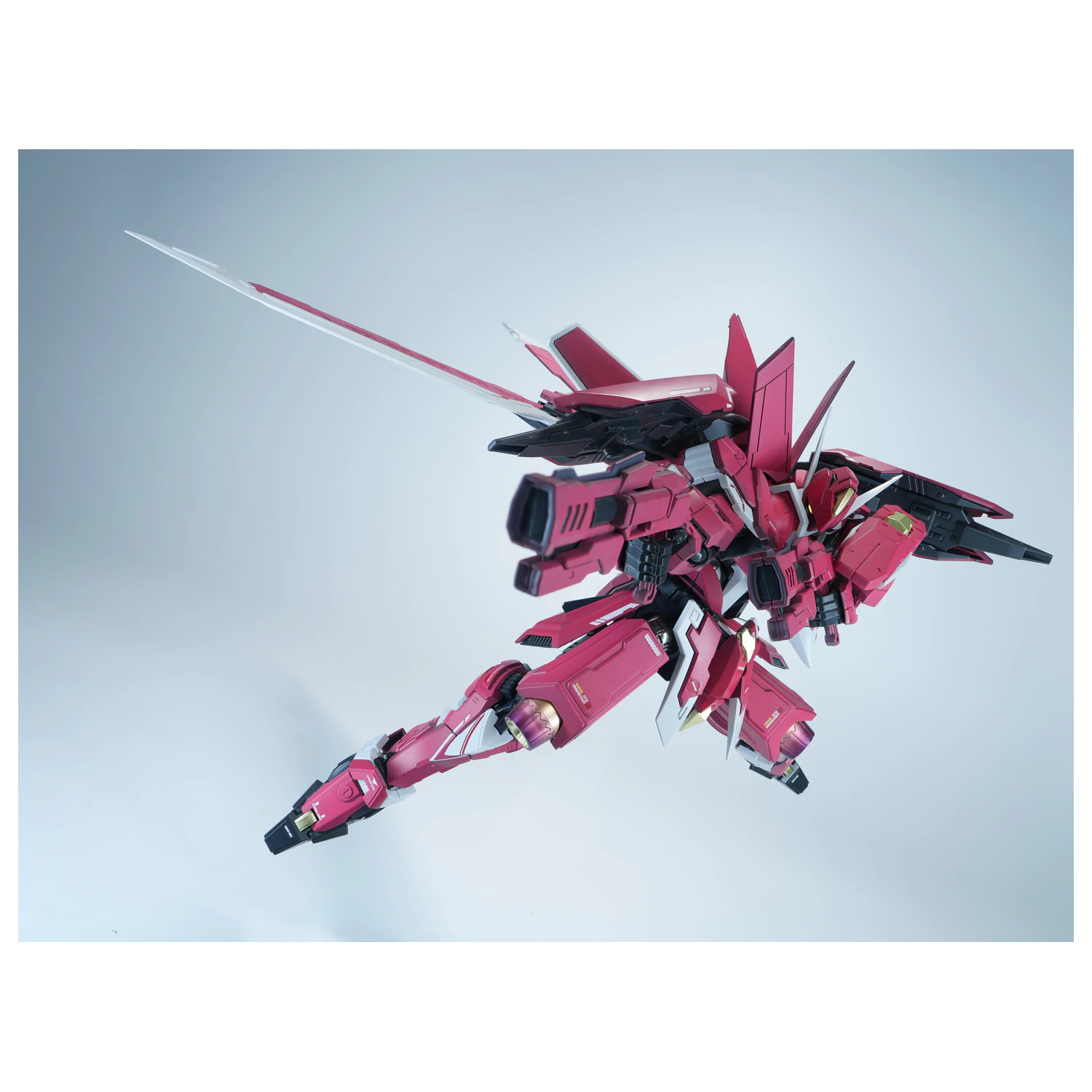 X-PLAY J-20 Cang Wei Crimson Flowing Gold Model Kit 21cm fotografii produktu