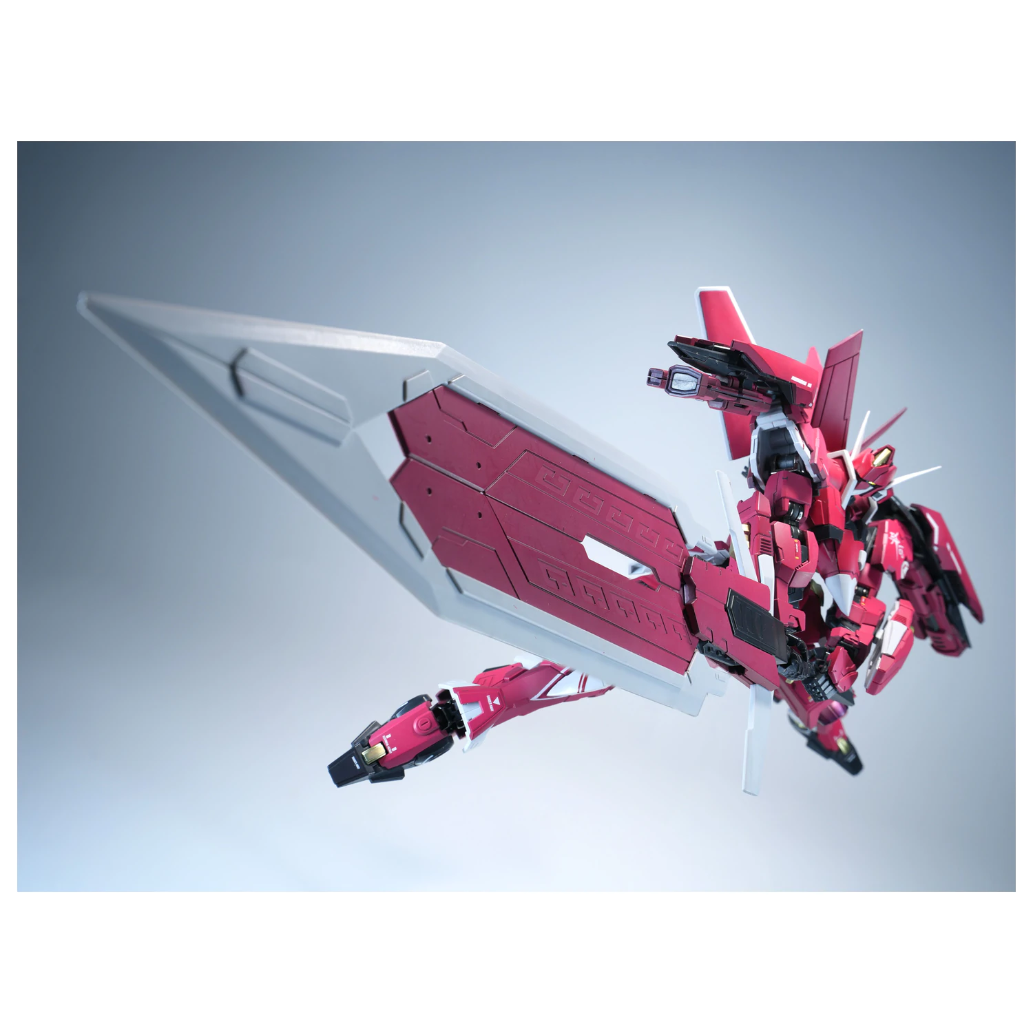 X-PLAY J-20 Cang Wei Crimson Flowing Gold Model Kit 21cm fotografii produktu